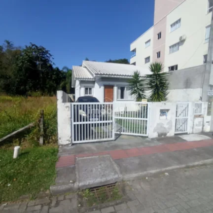 Imagem Casa à Venda em Sertão do Maruim, São José: 3 Quartos, 80m²
