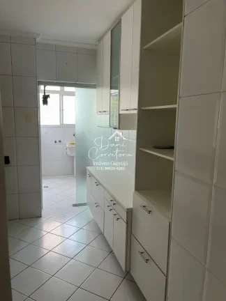 Imagem Apartamento nas Asturias, Ed Costa Dourada, com lazer e varanda gourmet, 3 quartos, 1 suíte, 2 salas, 3 banheiros, 2 vagas de garagem, 89m².