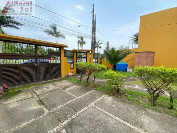 Imagem casa isolada na mirim praia grande