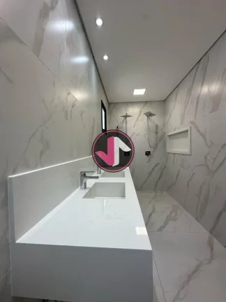 Imagem Casa térrea no condomínio Villa Jardim, com uma área generosa de 260 metros quadrados e um terren...