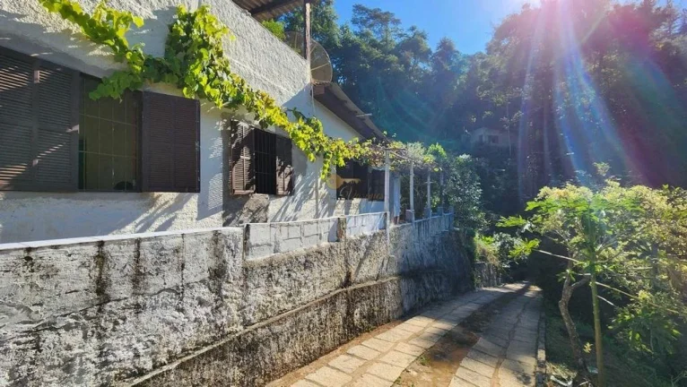 Imagem Casa para Venda em Teresópolis / RJ no bairro Pessegueiros