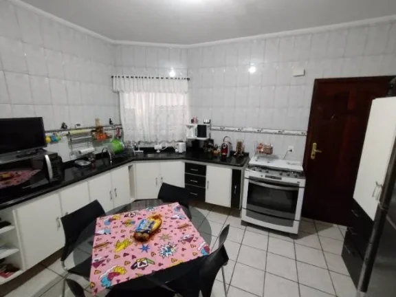 Imagem Casa Assobradada Corredor Lateral 8 vagas 3 Dormitorios Sendo 1 Suíte