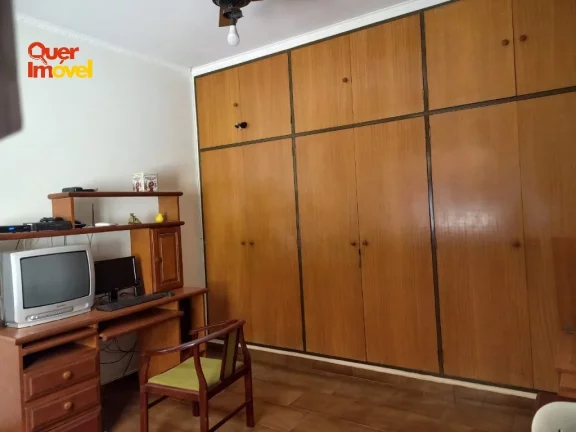 Imagem Imperdível: Casa à venda ou locação em Ribeirão Preto-SP, Parque dos Bandeirantes. 3 quartos, 1 suíte, 2 salas, 2 banheiros, 3 vagas de garagem, 204m².