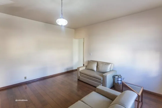 Imagem Casa ampla em lote de 360m², localizada no bairro Santa Inês, ideal para quem busca espaço, confo...