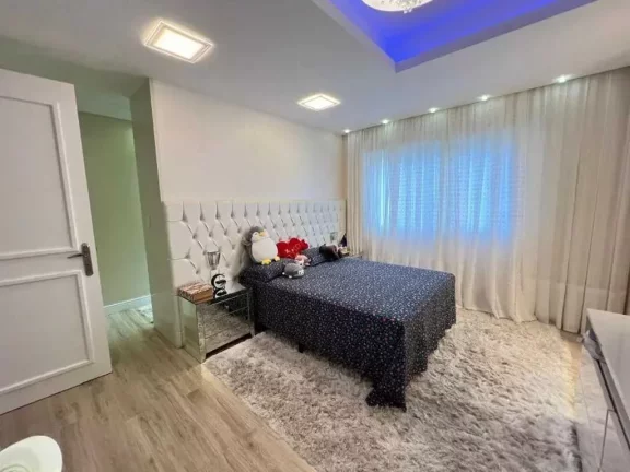 Imagem Casa de alto padrão em condomínio fechado com 5 suítes e 4 vagas de garagem em Itajaí