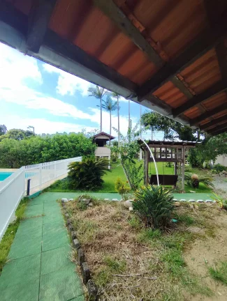 Imagem Outros com 5 dormitórios sendo 1 suíte e 2 vagas de garagem em Araquari/SC