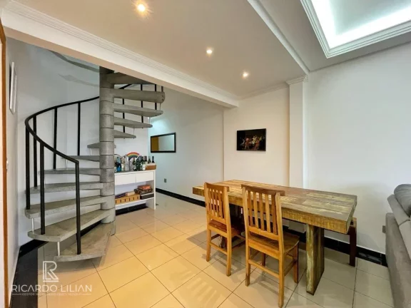 Imagem Cobertura Triplex de Luxo na Ponta da Praia, Santos: Viva o Sonho à Beira-Mar!