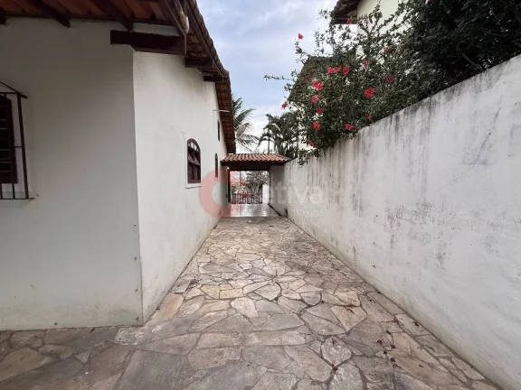 Imagem Casa térrea em condomínio locação fixa, 2 quartos + edícula, Praia Linda