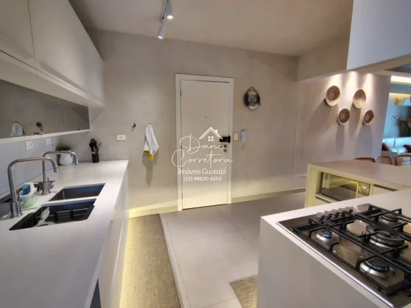 Imagem Apartamento atualizado e reformado com vista para o mar e lazer, 3 quartos com suíte e 2 vagas na Pitangueiras, Guarujá-SP - 165m² de área.