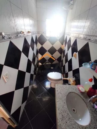Imagem Casa para Venda em Ferraz de Vasconcelos, Jardim Helena, 5 dormitórios, 4 banheiros, 1 vaga