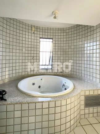 Imagem Apartamento à venda no Edf. Flamboyant com 3 quartos, PETROLINA - PE