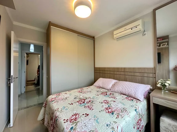 Imagem Apartamento com 2 dormitórios sendo 1 suíte e 1 vaga em Gravatá Navegantes/SC