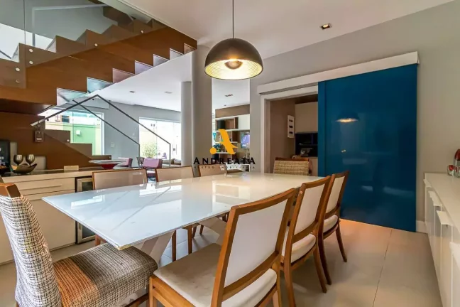 Imagem Apresentamos este triplex de 595m² no Humaitá
