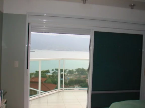 Imagem ILHABELA - CASA COM VISTA CINEMATOGRÁFICA. 4 SUITES E ACABAMENTO PRIMOROSO.