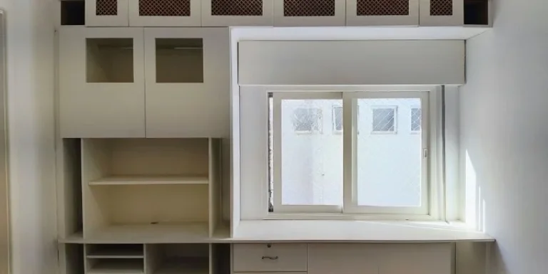 Imagem Apartamento Para Locação 150M², 3Q, 1 Suíte, 2 Banheiros, 1 Vaga, Banheira, Lavabo, Split, Dependência de Serviço, Portaria 24h, Armários Embutidos.