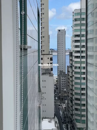Imagem Apartamento mobiliado á venda com 3 suítes, 2 vagas de garagem localizado em Balneário Camboriú