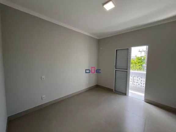 Imagem Apartamento impecável, no canal 6 de frente, 2° andar com sacadinha. 2 quartos sendo 1 suite e vaga