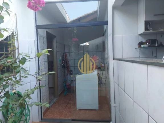 Imagem Casa térrea com edícula