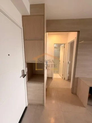 Imagem Apartamento 1 dormitório, banheiro, bem conservado e equipado com móveis planejados, sacada com fe...