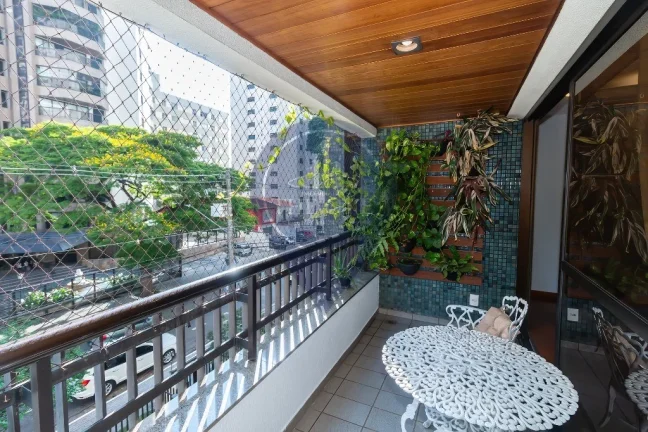 Imagem Aluguel de apartamento de luxo em Indianópolis, São Paulo-SP: 4 quartos, 1 suíte, 2 salas, 3 banheiros, 2 vagas, 140m².