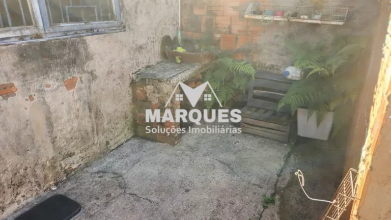 Imagem Sobrado c/ 3 dorms, e mais 2 casas nos fundos