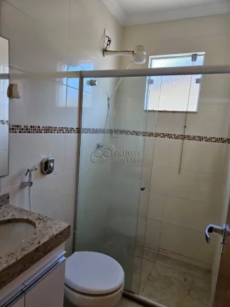 Imagem Casa para aluguel ou venda na Granja dos Cavaleiros, em condomínio, com 3 quartos sendo 1 suíte.