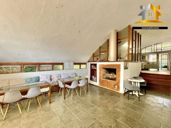 Imagem Casa à venda com arquitetura brasileira, na Granja Viana, Cotia - SP | Batelli Imóveis