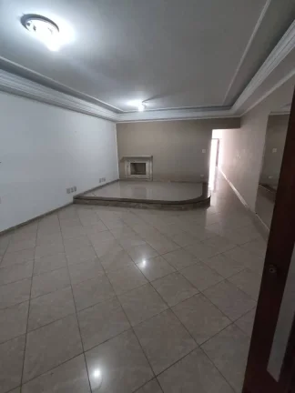 Imagem Sobrado para Locação em Santo André - Conforto, Espaço e Excelente Local.