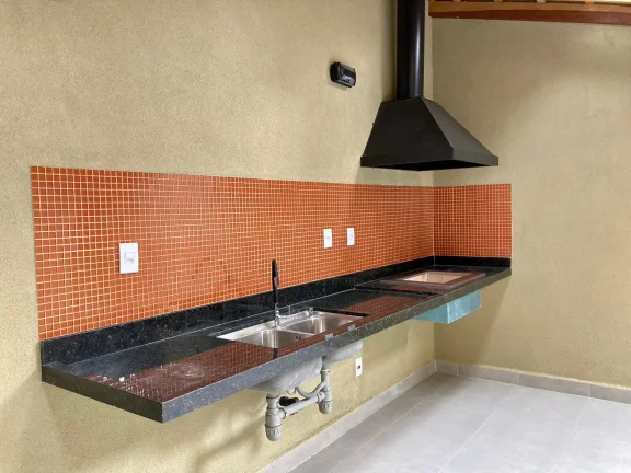 Imagem Sobrado com 3 Dormitórios Sendo 1 Suíte com 3 Dormitórios e 2 Vagas
