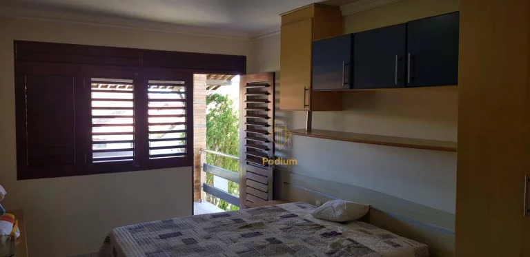 Imagem Casa estilo francesa com área de lazer em condomínio fechado no Portal do Sol - CA0041