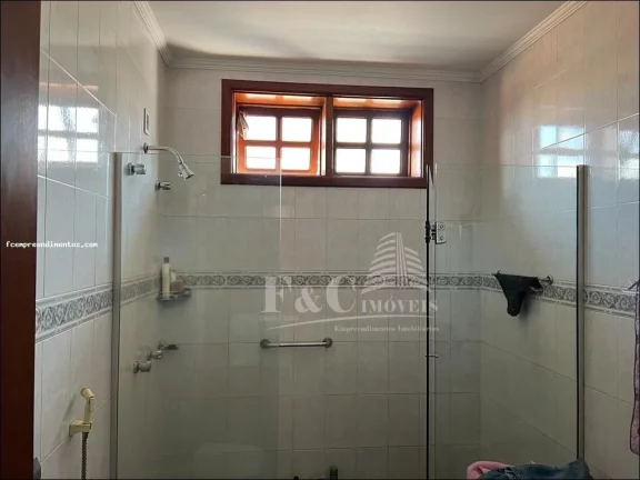 Imagem Casa para Venda em Iracemápolis, Centro, 3 dormitórios, 1 suíte, 2 banheiros, 4 vagas