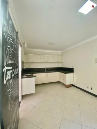 Imagem Tem lugares que a gente entra e simplesmente sente
Sente o coração mais leve, a rotina mais fác...