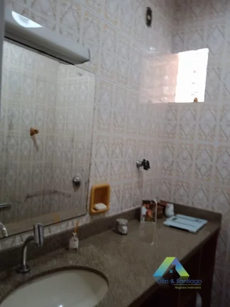 Imagem Sobrado à venda com 3 dormitórios e suíte na Vila das Mercês!!