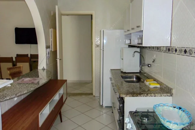 Imagem PITANGUEIRAS- NA SEGUNDA QUADRA DA PRAIA , GARAGEM DEMARCADA NO PRÉDIO, LOCALIZAÇÃO PRIVILEGIADA.