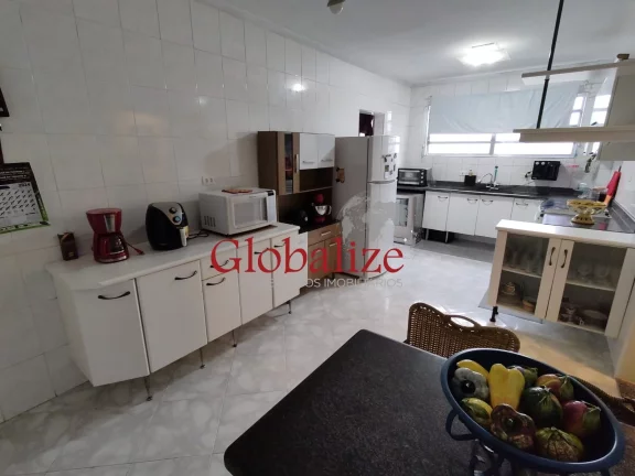 Imagem Lindo apartamento de 3 dormitórios com suíte e dependência de empregada completa no bairro da Ponta da Praia por R$.770.000,00 !