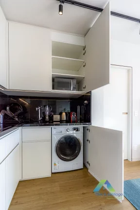 Imagem Apartamento todo mobiliado em Pinheiros com 39m² - 1 suíte com localização privilegiada a 210mts da Estação de Metrô Faria Lima/Pinheiros.