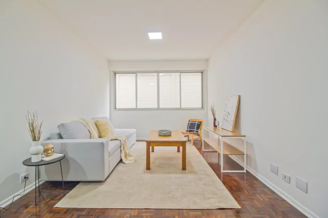 Imagem Apartamento Reformado 97M², 2Q, 1 Suíte, 2 Banheiros, 1 Vaga, Playground, Salão de Festas.