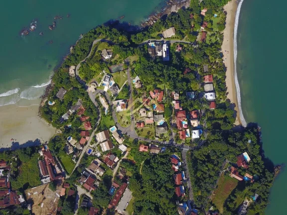 Imagem LINDO TERRENO EM CONDOMINIO FECHADO COM SEGURANÇA E VISTA PARA MAR...