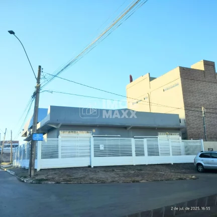 Imagem Prédio inteiro com 02 lojas em Samambaia Sul por R$ 850k