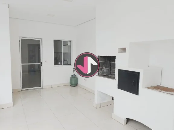 Imagem Casa dos Sonhos à Venda em Cuiabá  Condomínio Malibu Residence Encante-se com esta casa moderna...