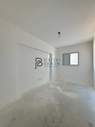 Imagem Apartamento de 2 dormitórios sendo 1 suíte, prédio frente mar no bairro Vila Mirim - Praia Grande
