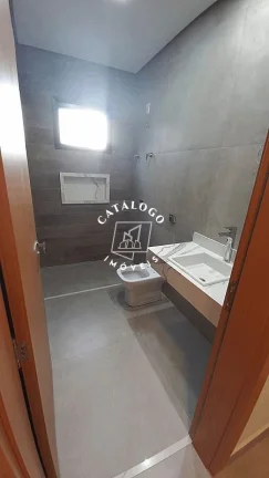 Imagem Casa em Condomínio a Venda no bairro Residencial e Empresarial Alphaville - Ribeirão Preto, SP