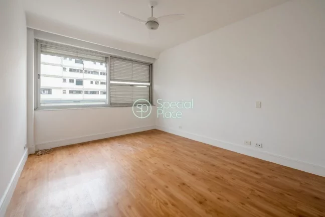 Imagem Ótimo Custo/Benefício em Higienópolis - 240m² de área útil - Ambientes amplos - Living para tr...