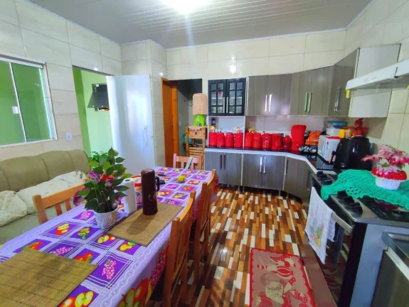 Imagem Sobrado para Venda em São José dos Pinhais, Ipê, 1 dormitório, 2 banheiros, 4 vagas