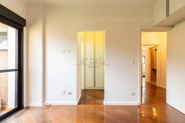 Imagem Apartamento com 147m², 3 dormitórios sendo 1 suíte, 4 banheiros, 1 lavabo, living, salas de estar...