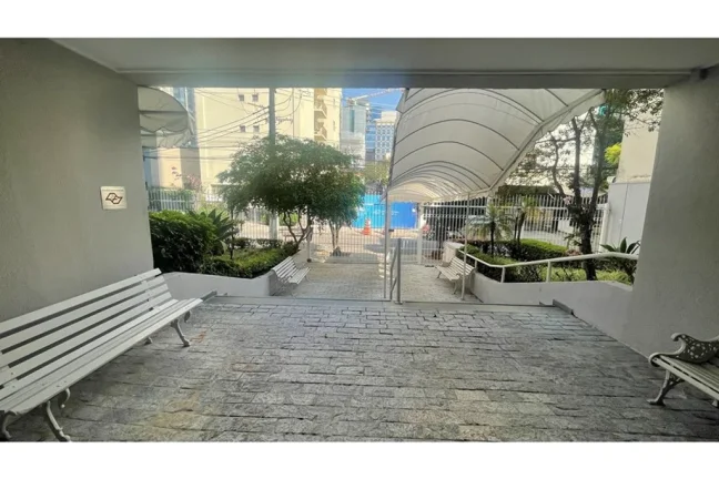 Imagem Apartamento à venda no Itaim Bibi, São Paulo-SP: 1 quarto, 1 banheiro, 1 vaga de garagem e 50m² de área.