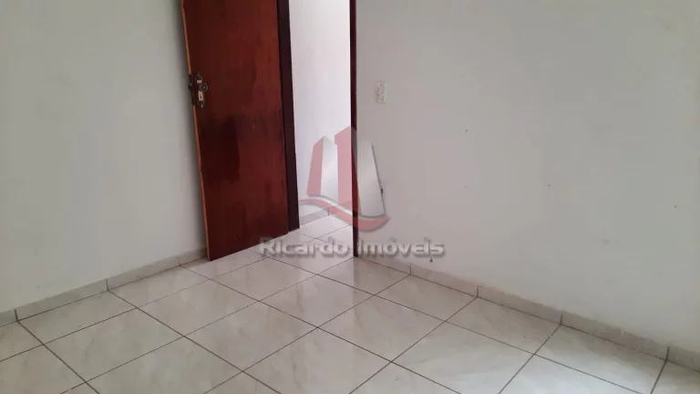 Imagem Apartamento Residencial c/ Sala e Quarto 2.Piso
