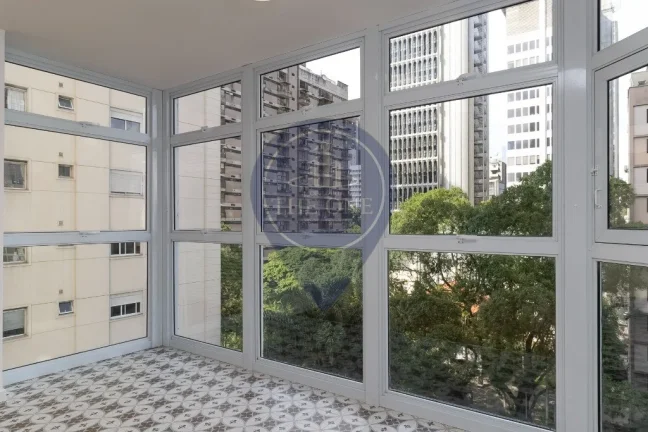 Imagem Apartamento de luxo no Jardim Paulista: 3 quartos, 3 suítes, 2 salas, 2 banheiros, 1 vaga, 141,32 m² - São Paulo-SP.