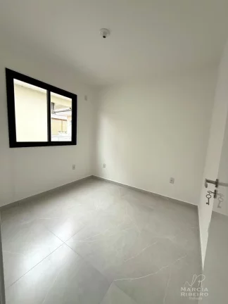 Imagem Casa Geminada nos Ingleses com 3 dormitórios, sendo 1 suíte