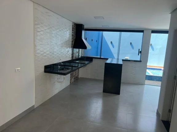 Imagem Casa para Venda em Itanhaém, Jardim Suarão (Praia), 3 dormitórios, 3 suítes, 1 banheiro, 3 vagas